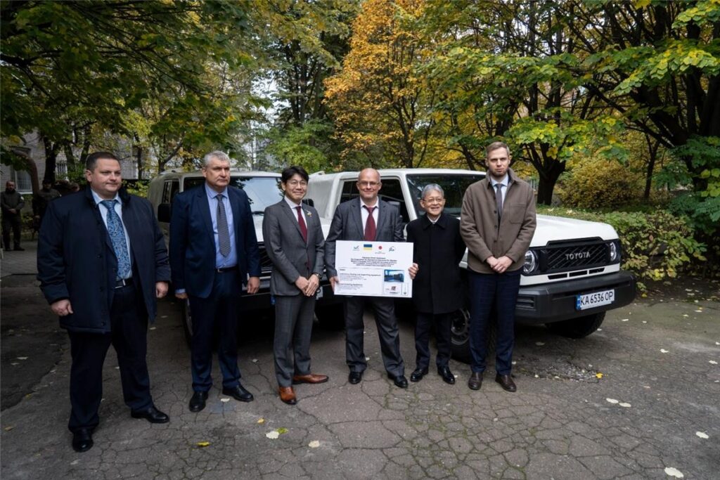 Україна отримала нове обладнання для дослідження ґрунту після розмінування