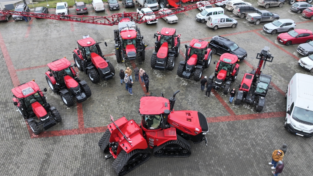 Сила Червоного: Вперше в Україні — QUADTRAC 715