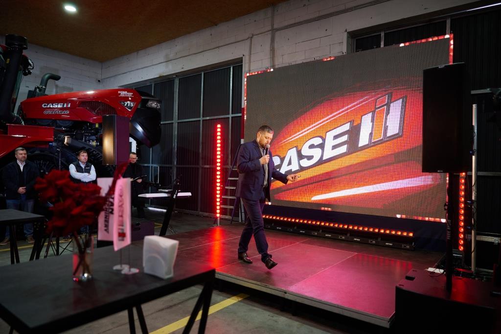 Сила Червоного: Вперше в Україні — QUADTRAC 715