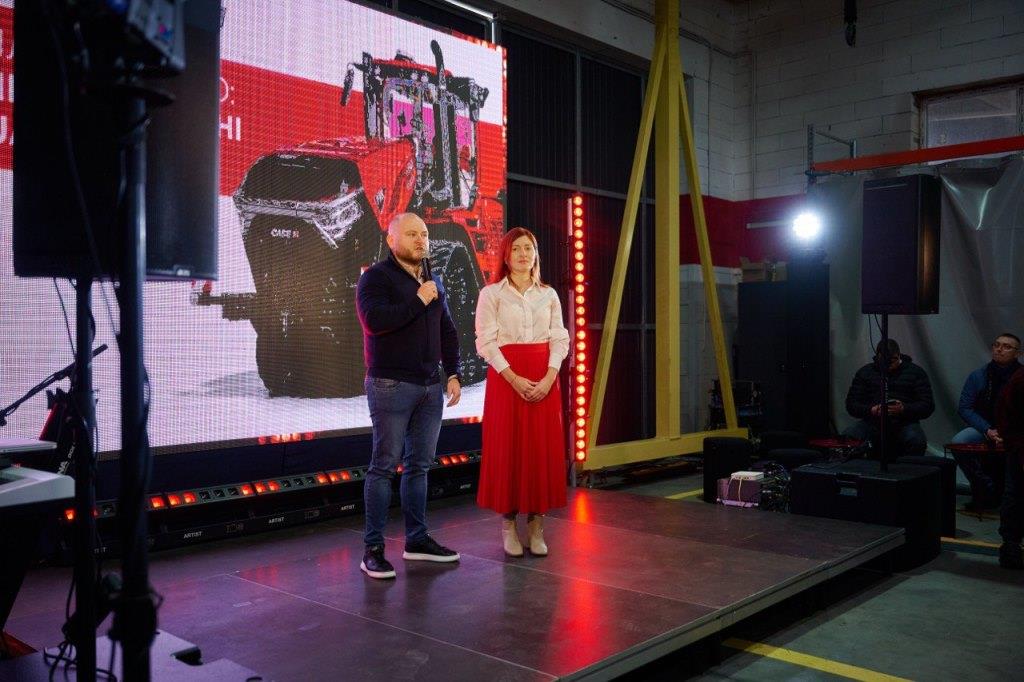 Сила Червоного: Вперше в Україні — QUADTRAC 715