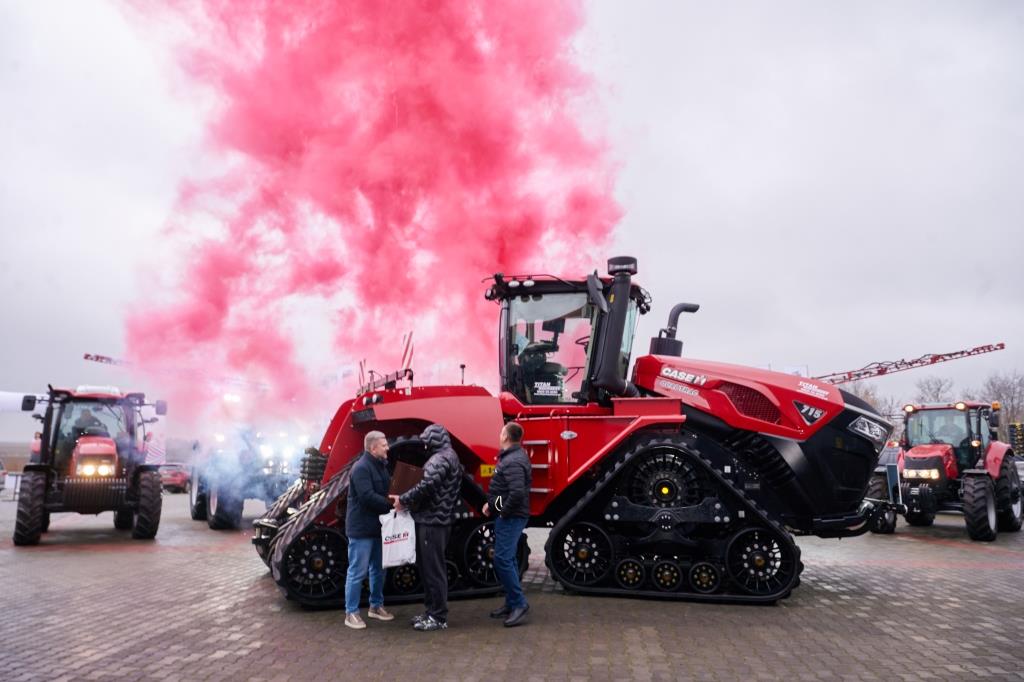 Сила Червоного: Вперше в Україні — QUADTRAC 715