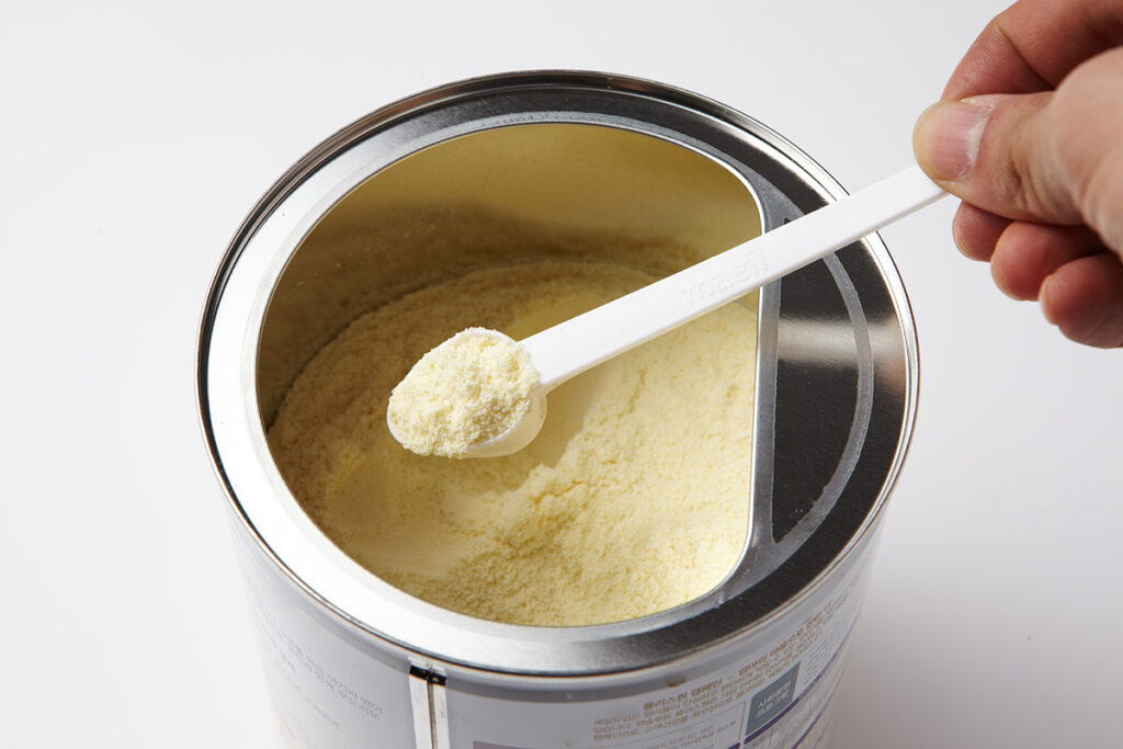Danone і Nestlé втрачають мільярди через відгук дитячих сумішей