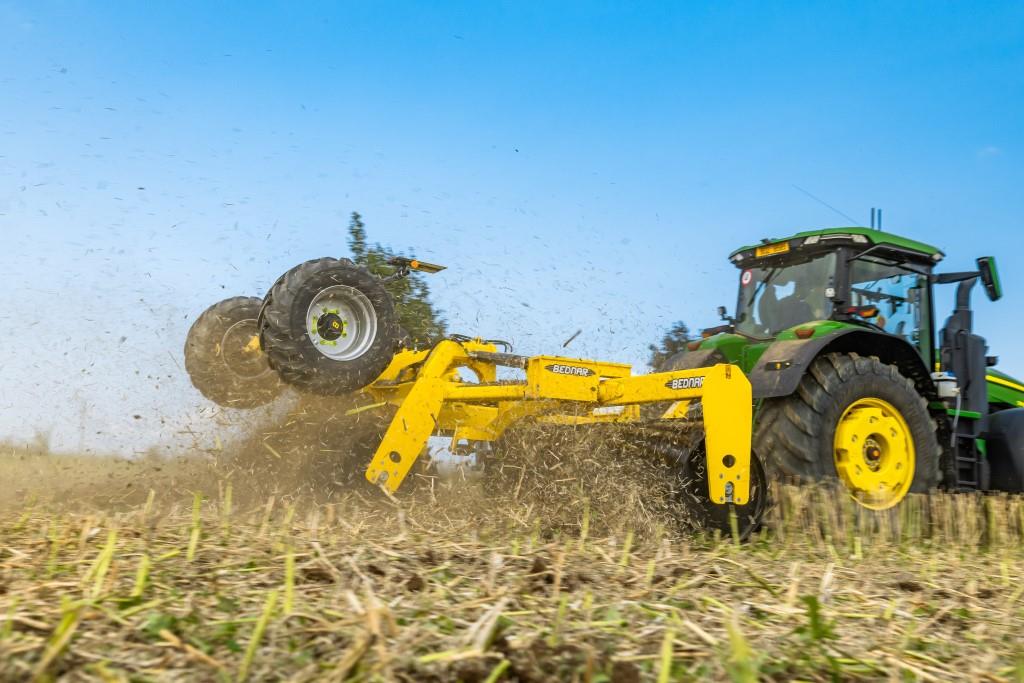 Фінансовий рік 2024/2025 компанії BEDNAR FMT очима Яна та Войтеха Беднар