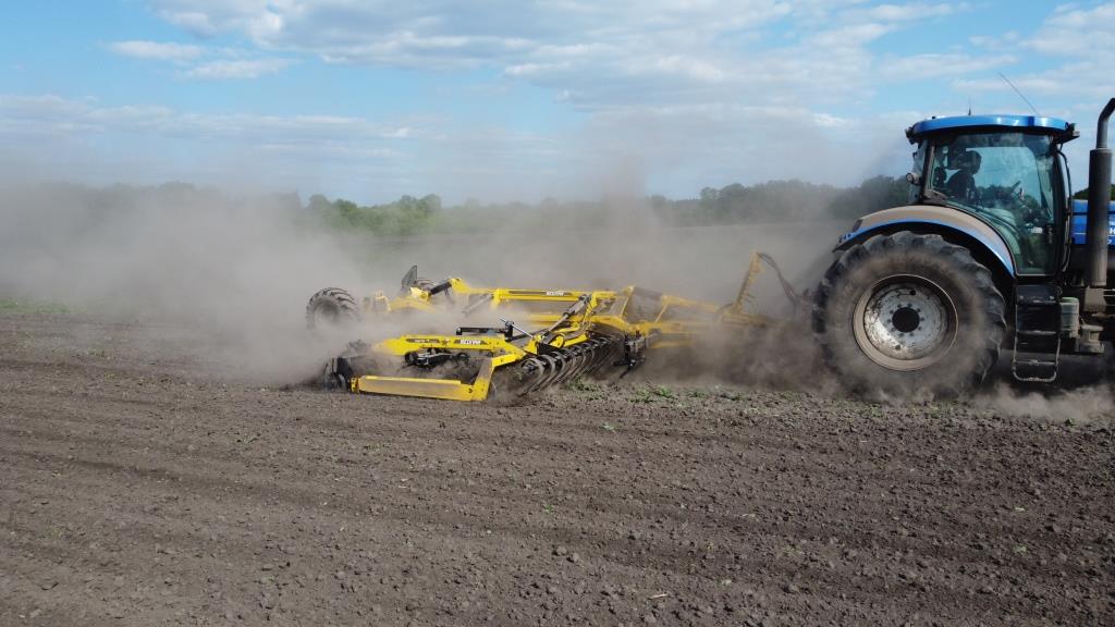 Посуха як виклик: як фермери змінюють технологію обробітку ґрунту