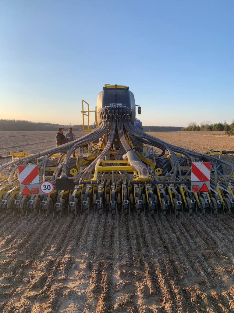 На Львівщині стартувала посівна: IN FORCE GROUP успішно запустила BEDNAR OMEGA OO 6000 FL