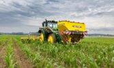 ROW-MASTER RN_PROFI з функцією John Deere AutoPath: точний міжрядний обробіток ґрунту нового покоління