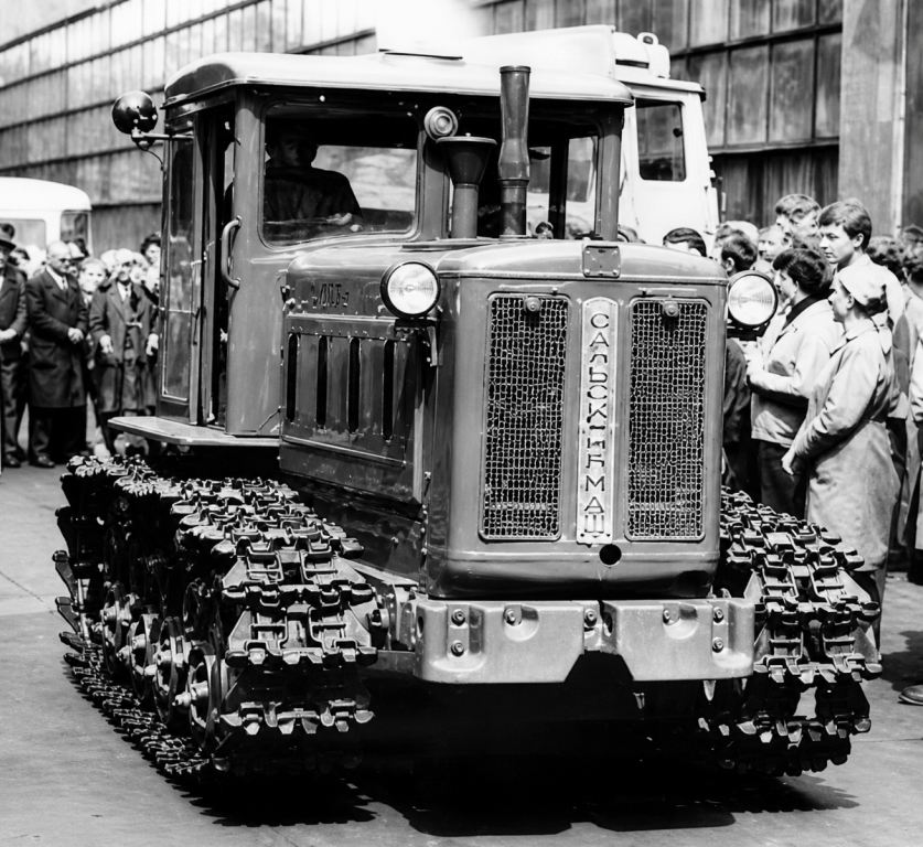 Т-74: Трактор, який тягнув епоху — від післявоєнних полів до сьогодення