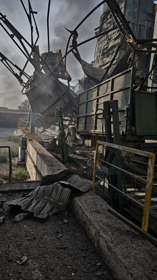 російський дрон пошкодив елеватор Prometey у Миколаєві